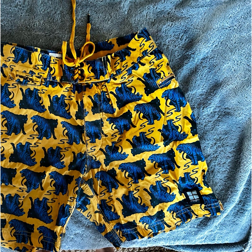Men’s INSIGHT yellow board shorts with wild blue black animal print Size 31